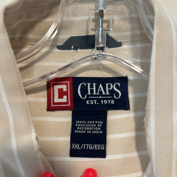 Men’s beige/white striped button down shirt in XXL. Front pocket with logo. - Picture 6 of 7